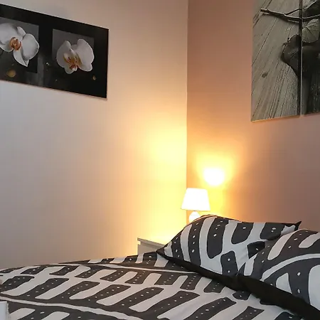 Hosting Flats Hospety Group Casa de hóspedes