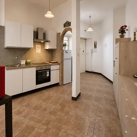 Hosting Flats Hospety Group בית הארחה רומא