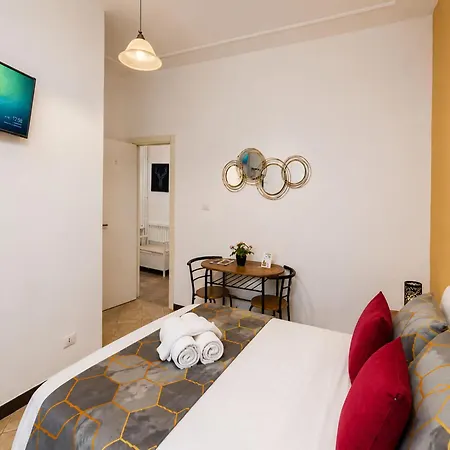 בית הארחה Hosting Flats Hospety Group רומא