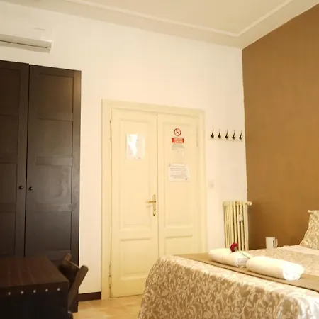 Hosting Flats *