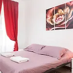 Hosting Flats Hospety Group Casa de hóspedes *