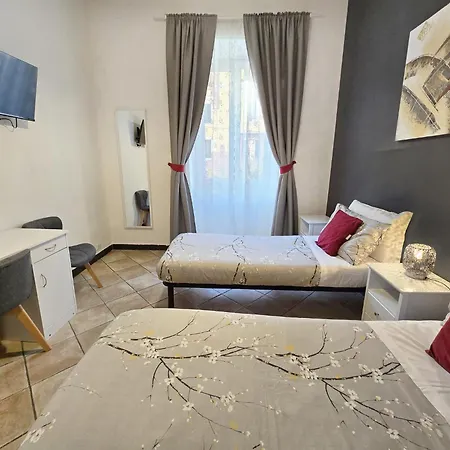 בית הארחה Hosting Flats רומא