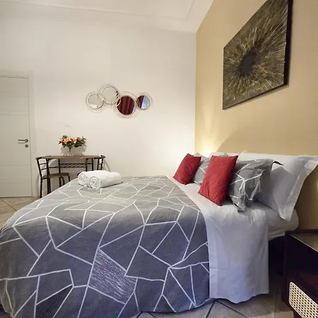 Hosting Flats בית הארחה