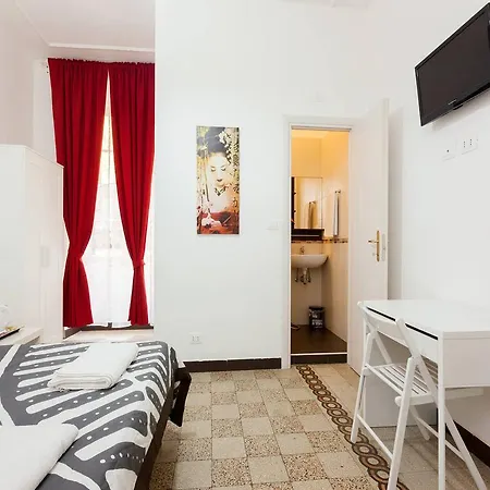 Hosting Flats בית הארחה *